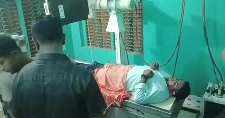 বেনাপোল কাস্টমসে স্বর্ণবারসহ আটক